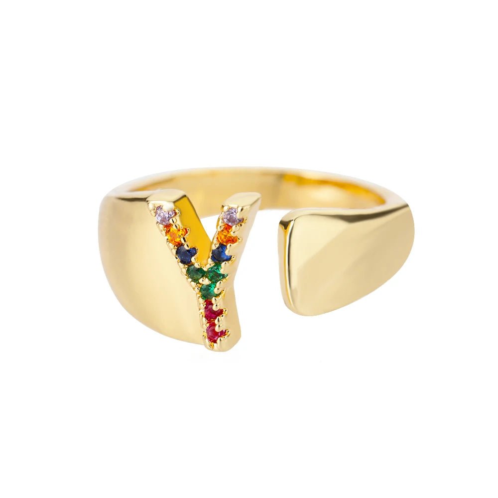 Anillo con la letra inicial del nombre de tu amor en caja de Rosa - Podios