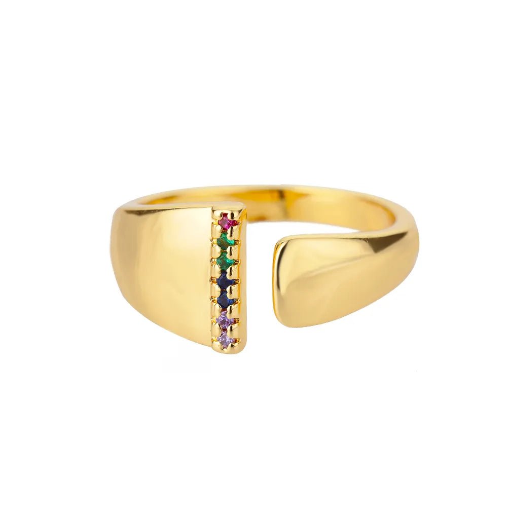 Anillo con la letra inicial del nombre de tu amor en caja de Rosa - Podios
