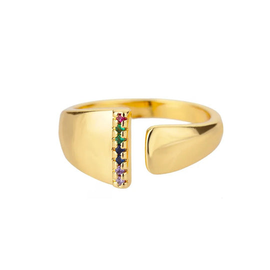 Anillo con la letra inicial del nombre de tu amor en caja de Rosa - Podios