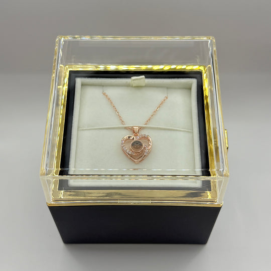 EternalLove™: Regalo especial incluye collar, rosa de terciopelo y caja rotatoria