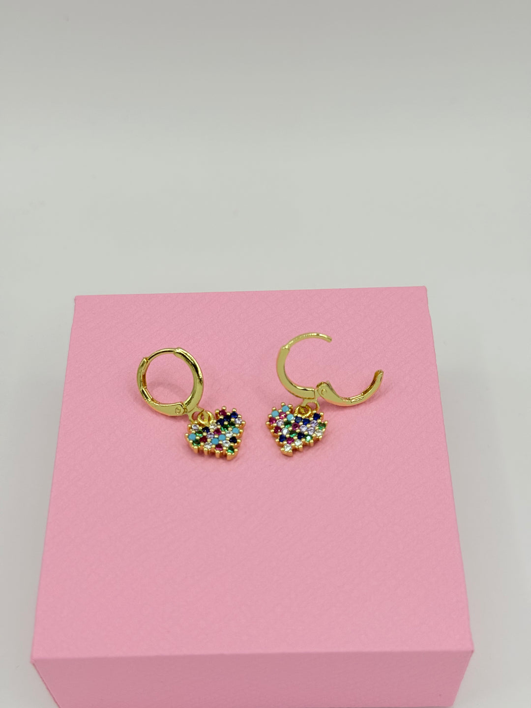 LY Rainbow Heart™ Aros enchapados en oro de 18 quilates con circonitas 3A