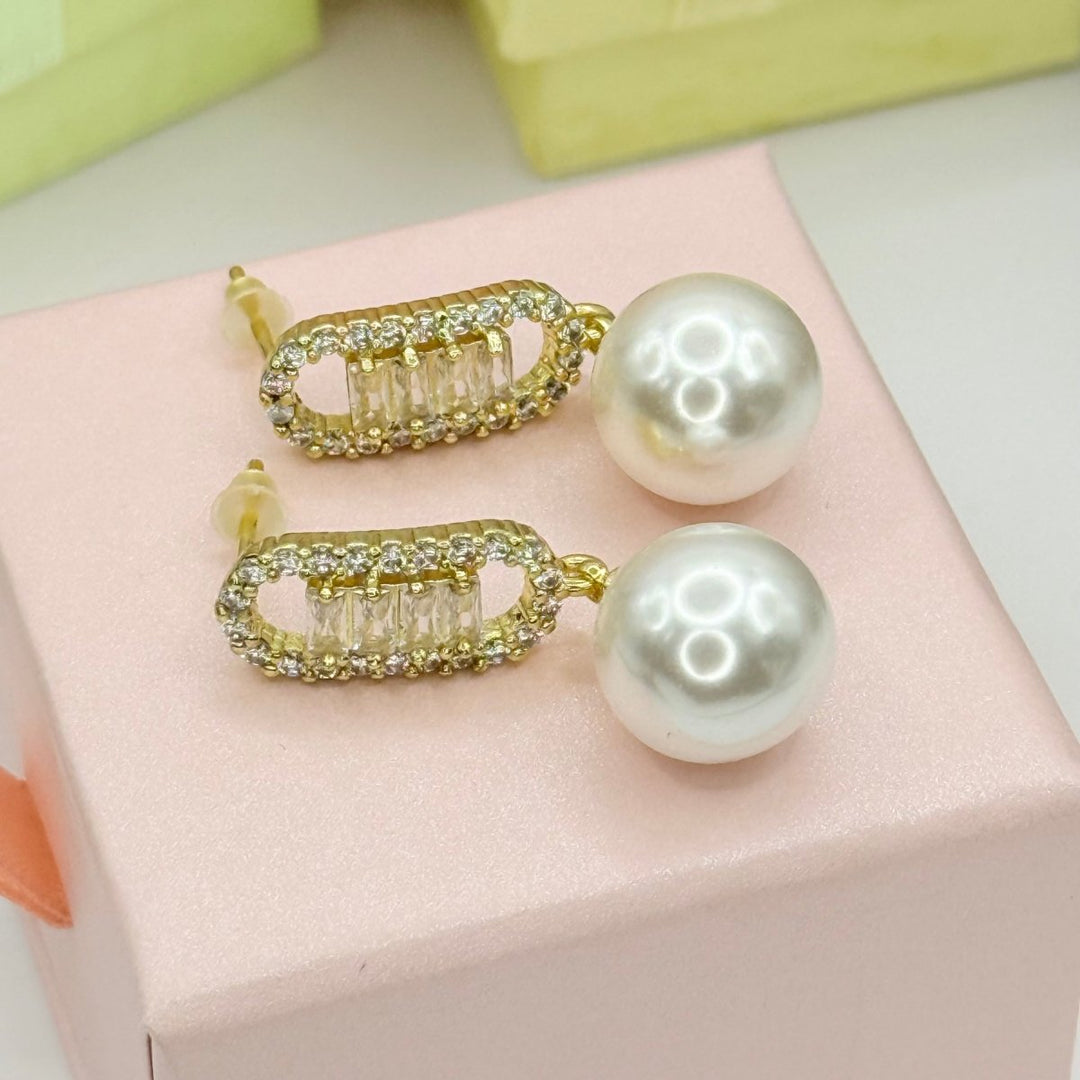 Aros Forza Lumiere Collection - aros de perlas cultivadas enchapadas en oro de 18k - Podios