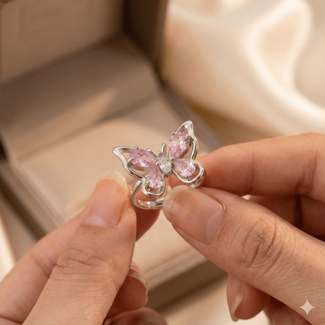 Butterfly Romance - anillo enchapado en plata con mariposa de cristales rosa - Podios