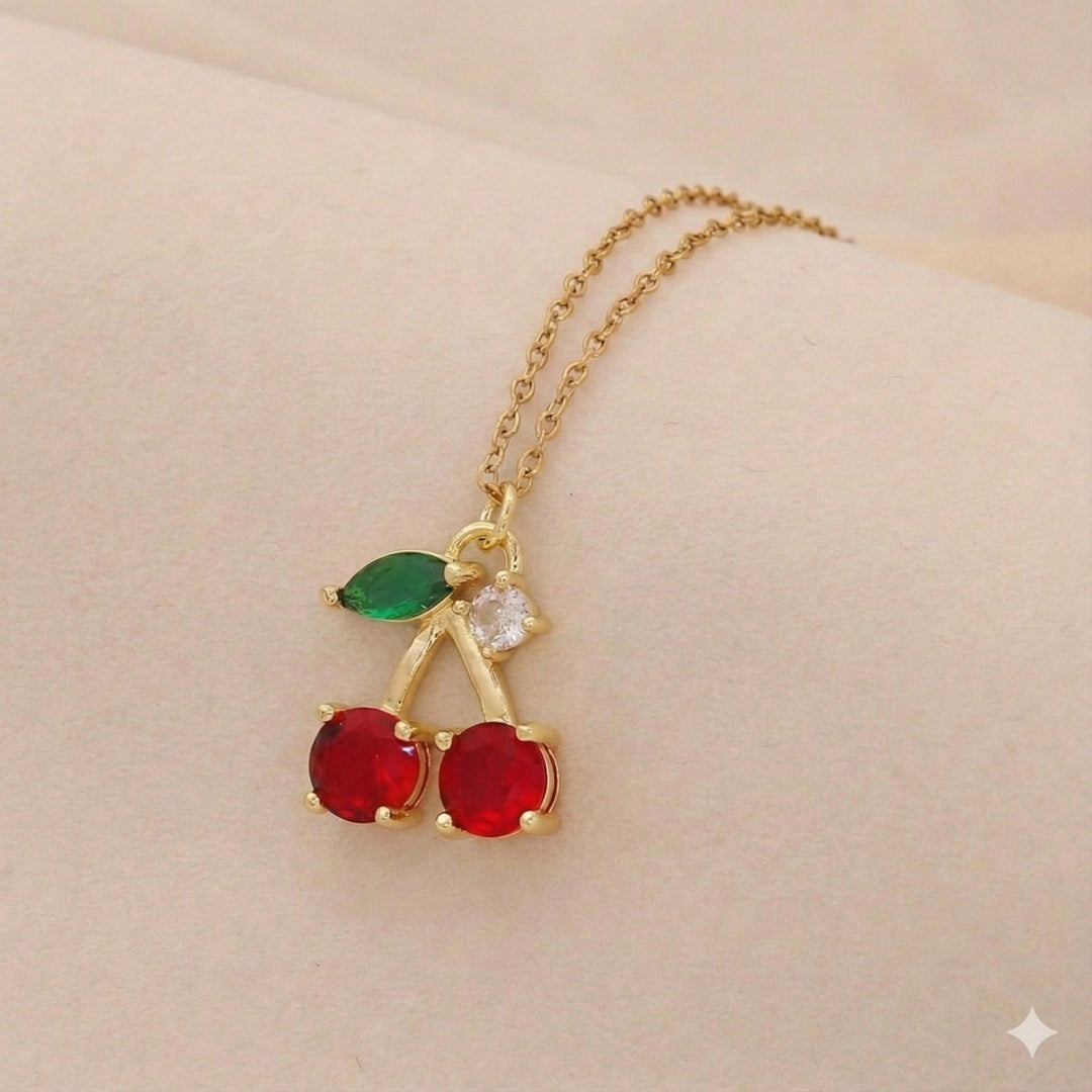 Cherry Sweet - collar enchapado en oro 14k con pétalos de cristales - Podios