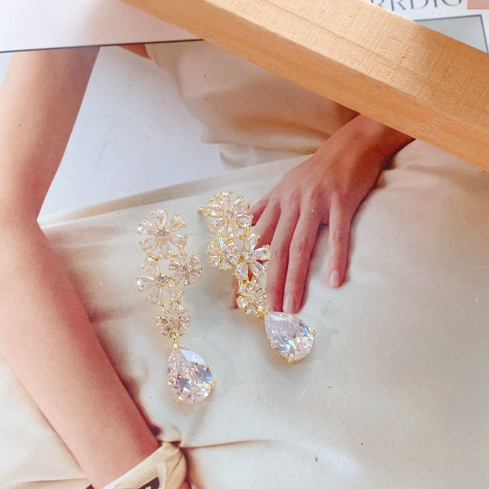 Colgantes Jardin de Luz™ Aros bañados en oro 18k con flores y brillantes - Podios