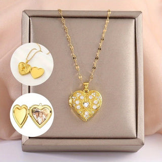 Collar portaretrato de corazón y brillantes
