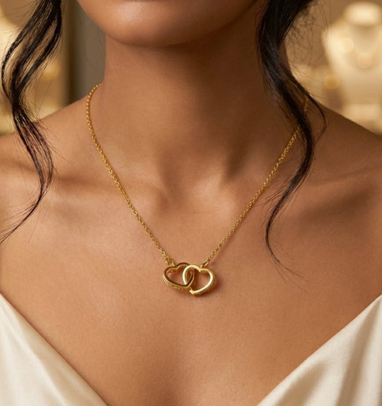 Eternal Hearts - collar enchapado en oro 14k con corazones entrelazados y cristales - Podios