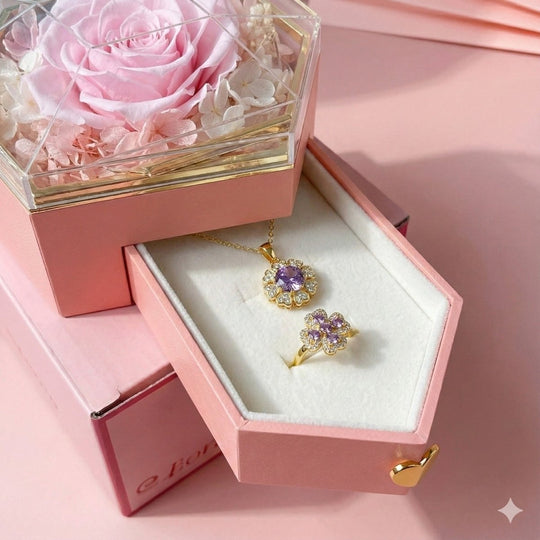Lumiere Blossom Set - collar y anillo de trébol giratorio enchapado en oro 14k con cristal lila en caja de Rosa - Podios