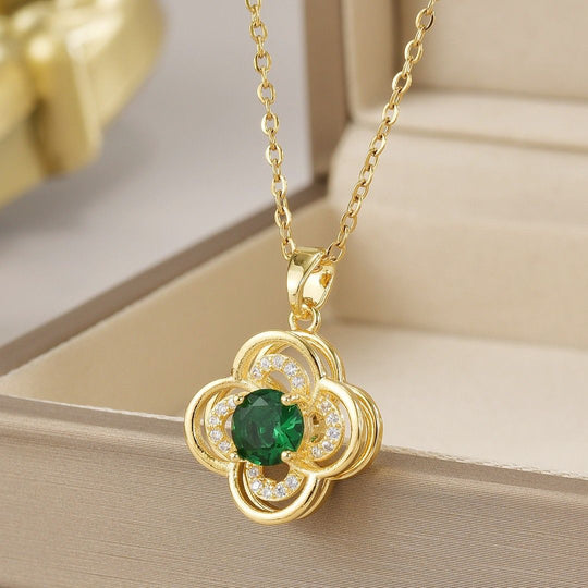 Lumiere Emerald Clover - collar de trébol enchapado en oro 14k con circones y cristal color esmeralda - Podios