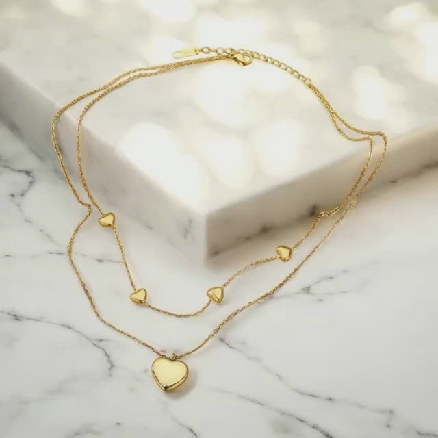 Double Pride™ Collar de doble línea adornado con corazones dorados