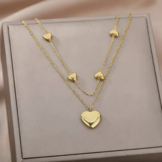 Double Pride™ Collar de doble línea adornado con corazones dorados