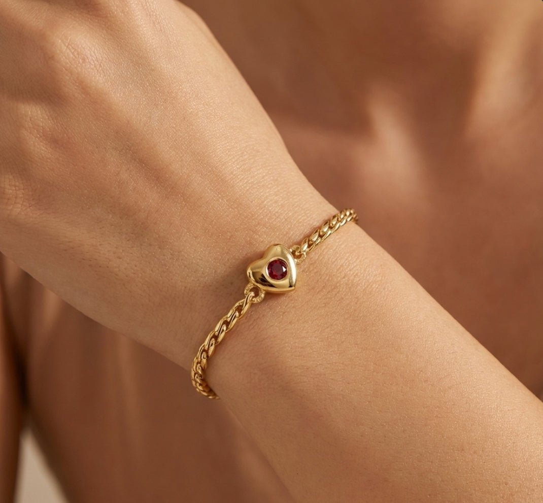 Pulsera Heart of Seine – Bañada en Oro 18K con Brillante Rojo - Podios