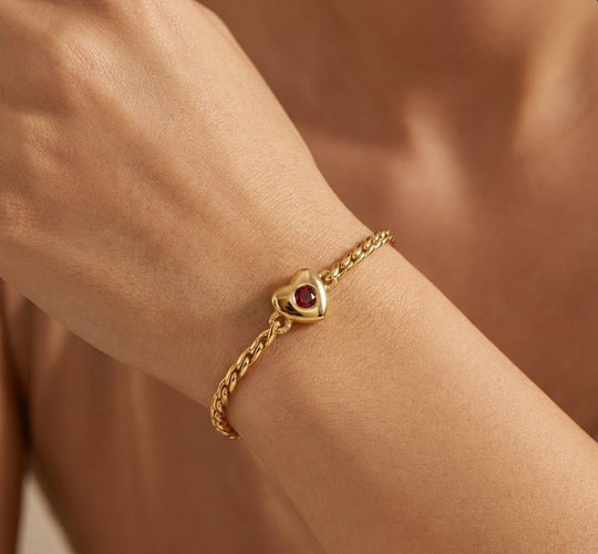 Pulsera Heart of Seine – Bañada en Oro 18K con Brillante Rojo - Podios