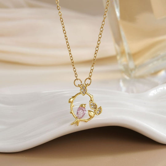 Renacer de Primavera - Collar Golondrina Rosa enchapada en Oro con Circones - Podios