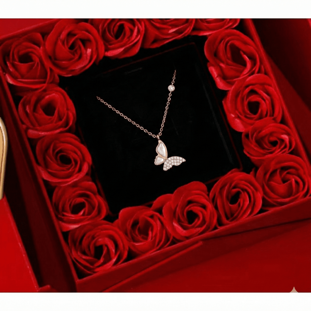 Rosas y Mariposa - Collar de plata 925 bañado en oro rosa en caja romántica - Podios