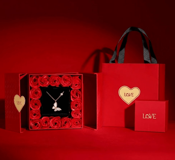 Rosas y Mariposa - Collar de plata 925 bañado en oro rosa en caja romántica - Podios