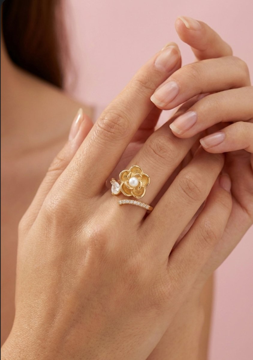 Rose & Pearl - anillo ajustable de rosa, perla y brillantes, enchapada en oro 14k - Podios
