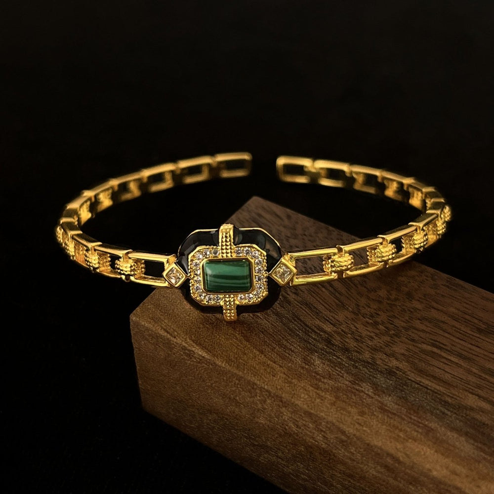 Set Imperial Esmeralda – Collar, Pulsera y Anillo Ajustable Bañados en Oro - Podios