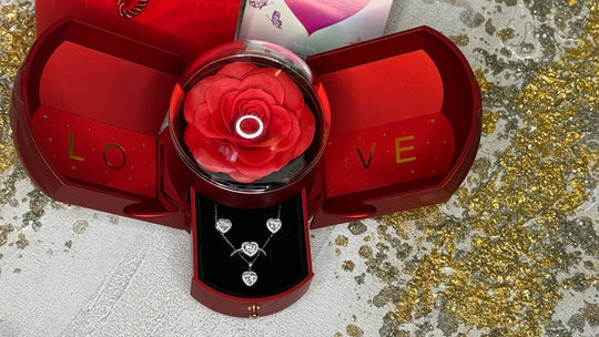 Set Queen of Hearts™ - Anillo, collar y aros de Plata 925 con Circón en Caja Premium - Podios