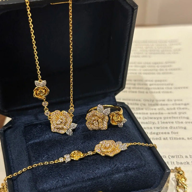 Set Rosas Romantic – Collar, Pulsera y Anillo Bañados en Oro con Brillantes - Podios