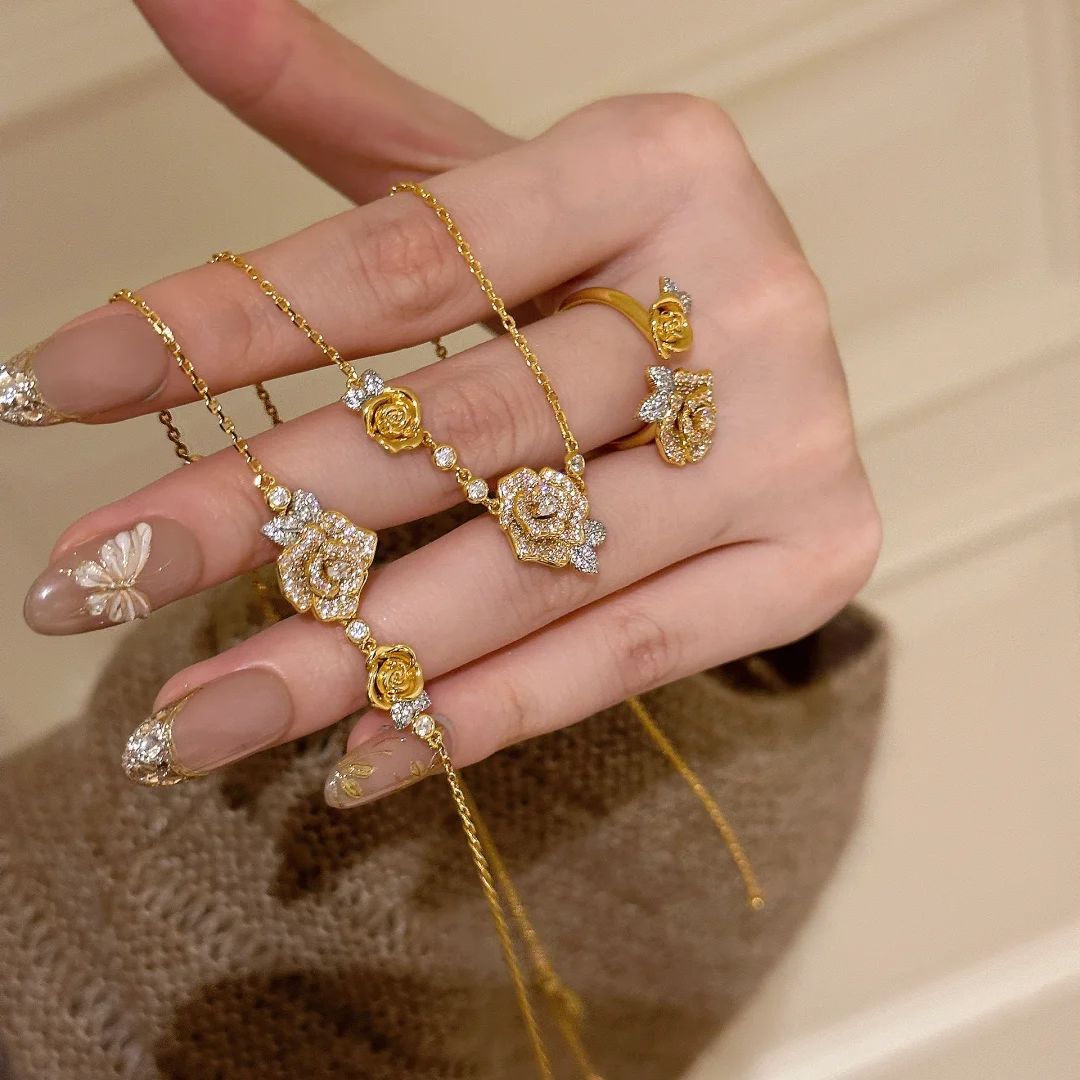 Set Rosas Romantic – Collar, Pulsera y Anillo Bañados en Oro con Brillantes - Podios